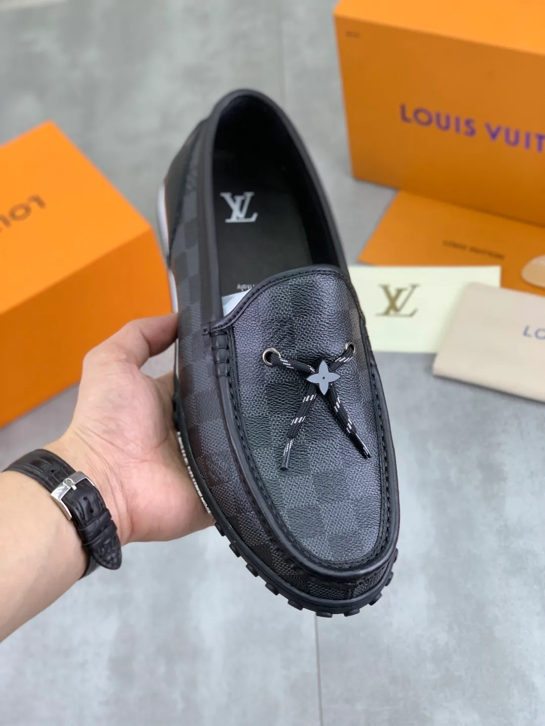 Men's Men's Shoes 💰P640 New Style 💶[LOUIS VUITTON] Water-dyed Niuli Original Order New Style 🍀LV Louis Vuitton *——Top version of LV classic leather shoes! Made of imported original calfskin, original leather side strips and wear-resistant high-end rubber outsole! High quality products! Color: black optional Size: 39-45